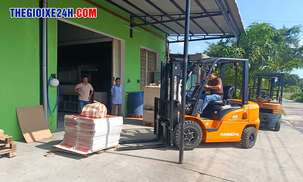 Ứng dụng của xe nâng dầu 2.5 tấn X Series Hangcha