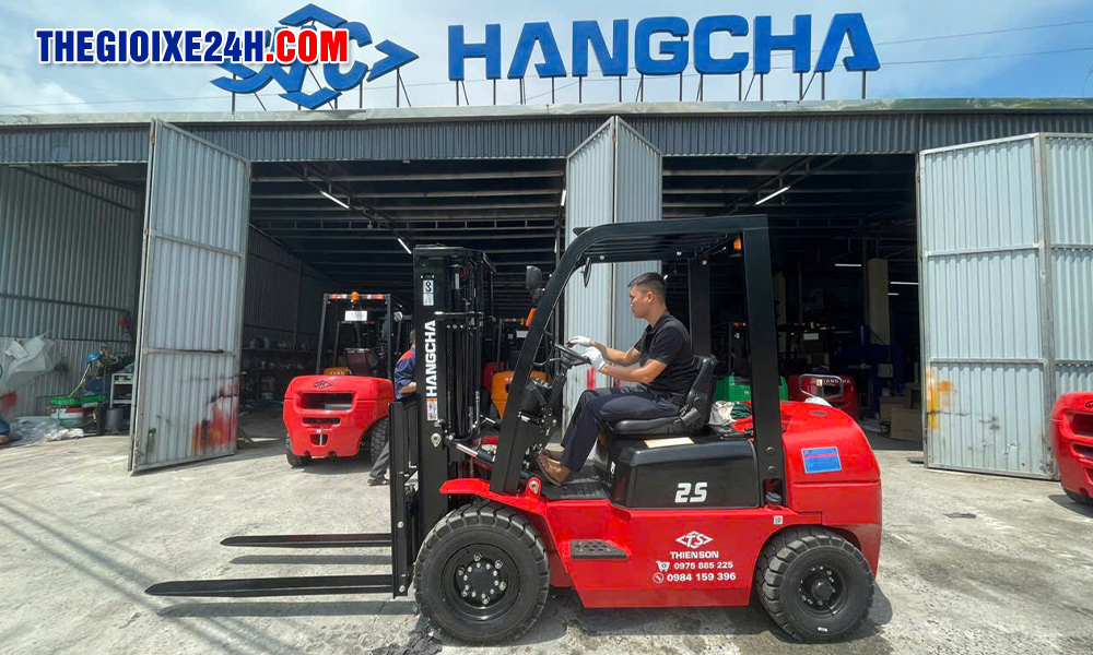 Xe nâng dầu 2.5 tấn dòng A Hangcha hàng nhập khẩu chính hãng