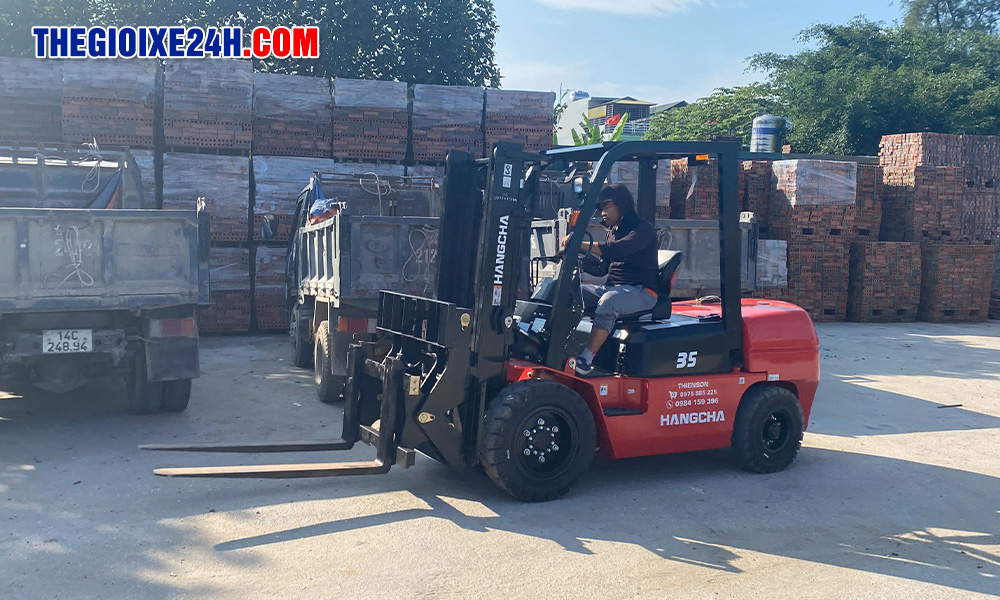 Xe nâng dầu 3.5 tấn dòng A Hangcha