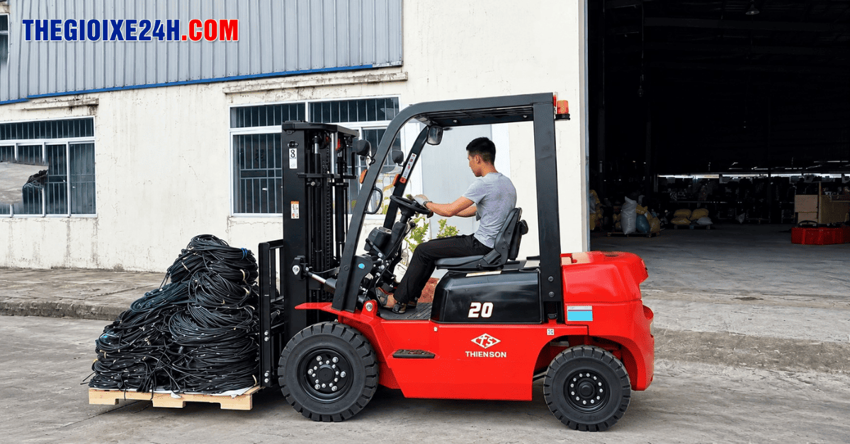 Xe nâng dầu 2 tấn  A Series có khoang lái thuận tiện cho người vận hành